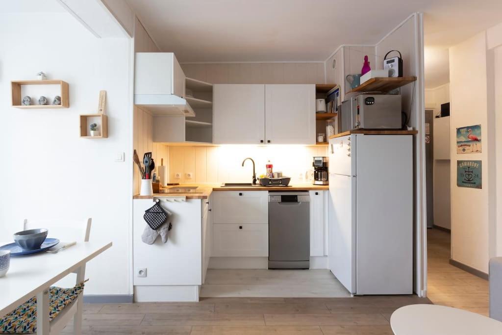 Chez Laurence - Elegant Appartement Climatise Avec Wifi Et Parking La Grande-Motte Kültér fotó