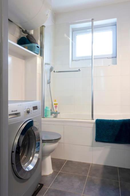 Chez Laurence - Elegant Appartement Climatise Avec Wifi Et Parking La Grande-Motte Kültér fotó