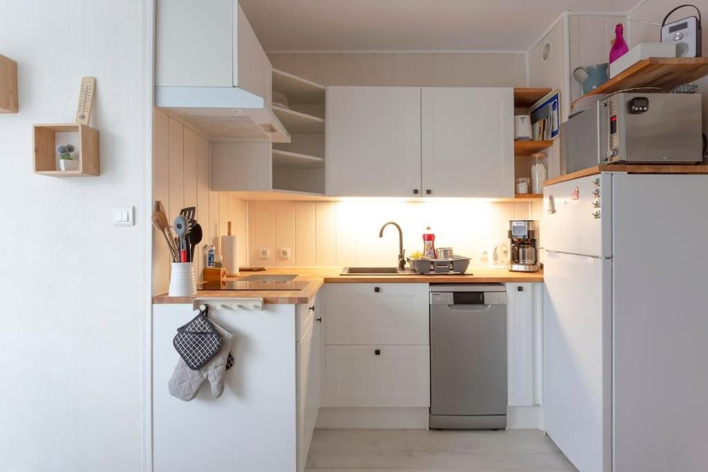 Chez Laurence - Elegant Appartement Climatise Avec Wifi Et Parking La Grande-Motte Kültér fotó